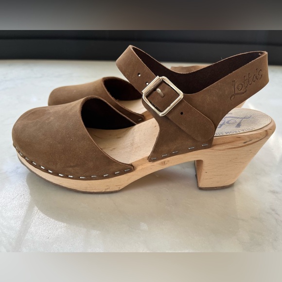 Lotta From Stockholm Brown Leather Ankle Strap Clogs